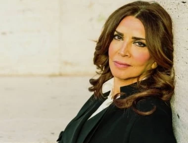 Μιμή Ντενίση: Ποζάρει με μαγιό όπως δεν την έχουμε ξαναδεί (φωτο)